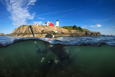 Gigging For Togs Off Nubble Light 2.jpg